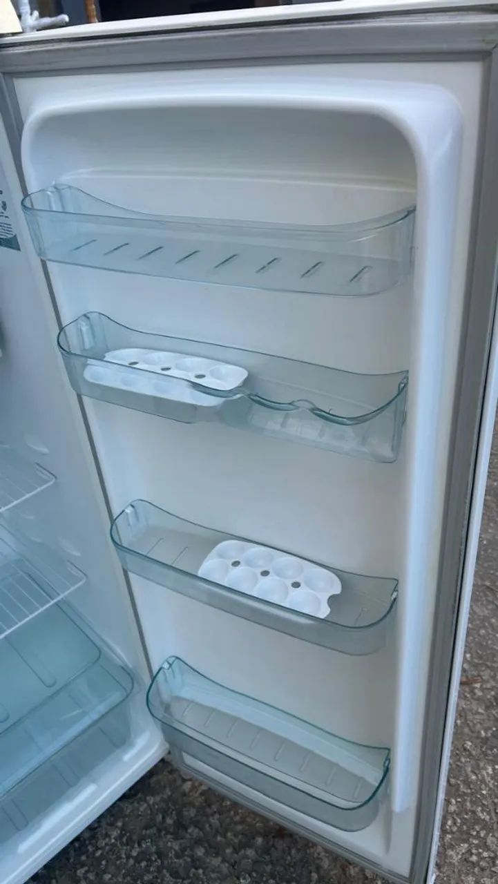 Geladeira Electrolux de uma porta  - Foto 4