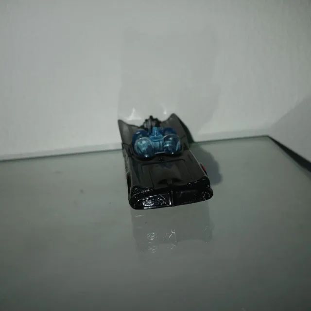 CARRINHO HOT WHELLS BATMAN O PRIMEIRO AUTOMOVEL - Foto 4