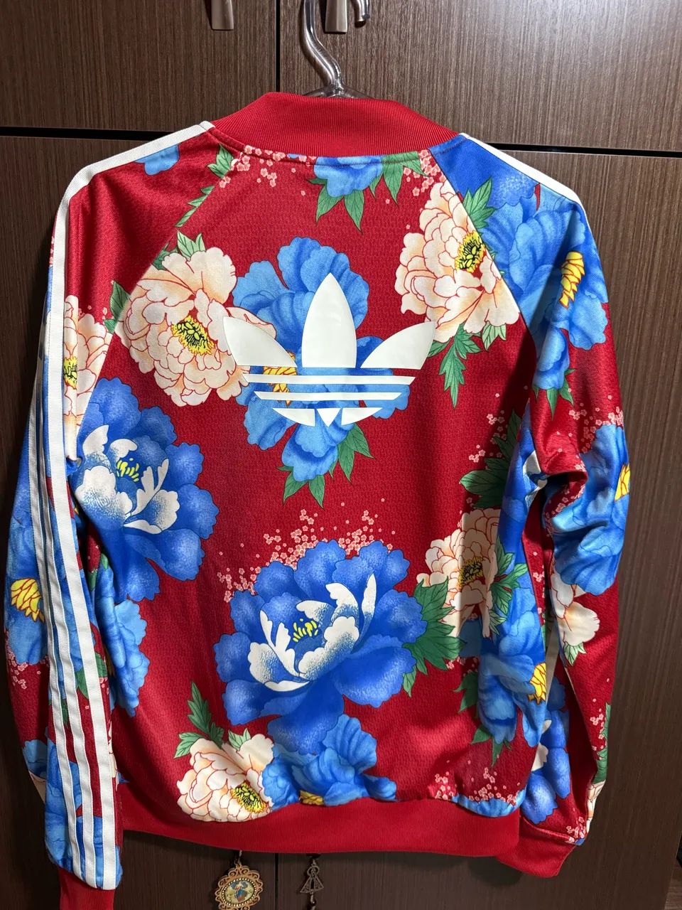 Vendo jaqueta bomber adidas/farm - Foto 2