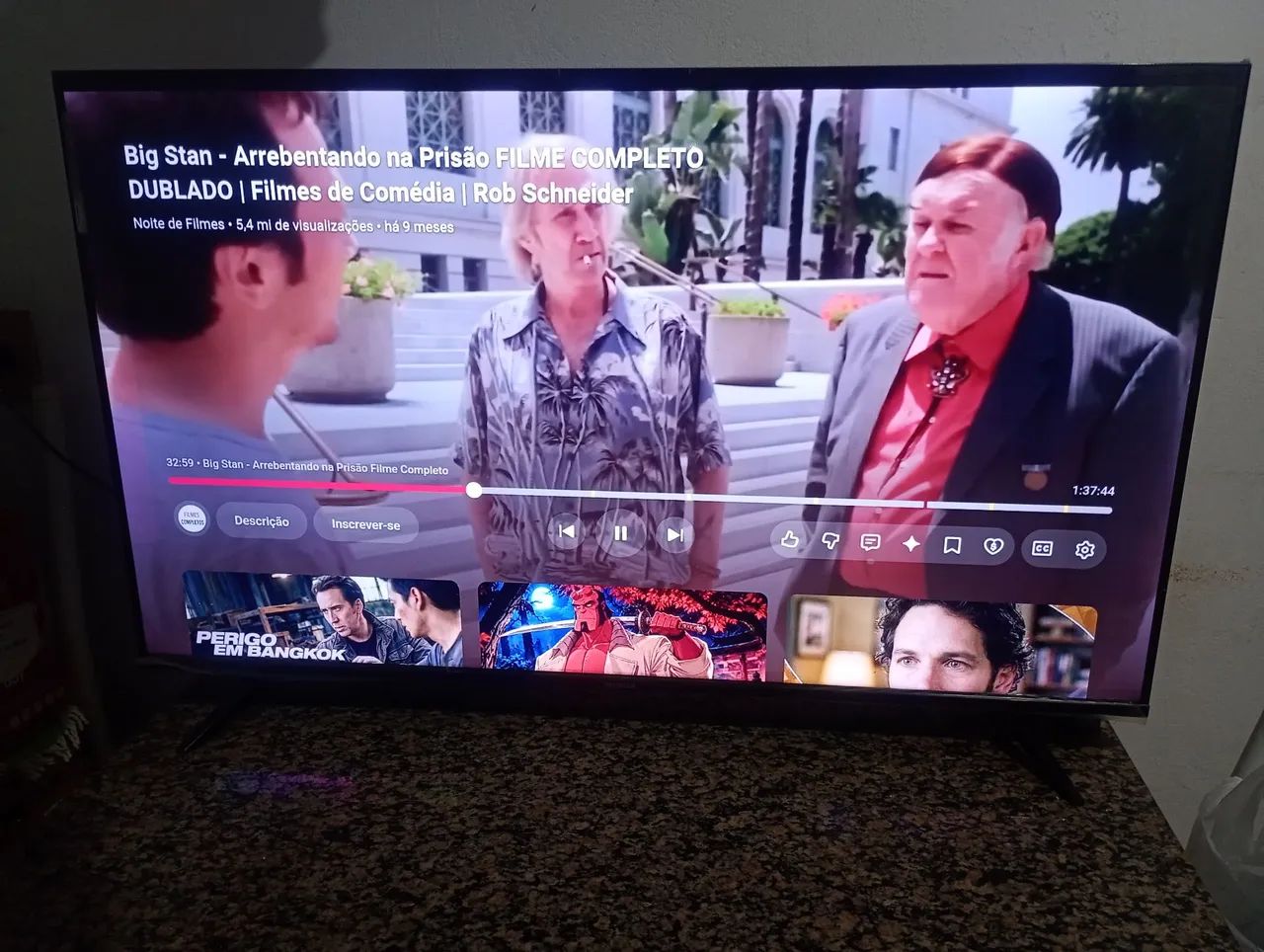 Vendo uma smart tv 50 polegadas Aiwa, Google tv em ótima condições com controle 