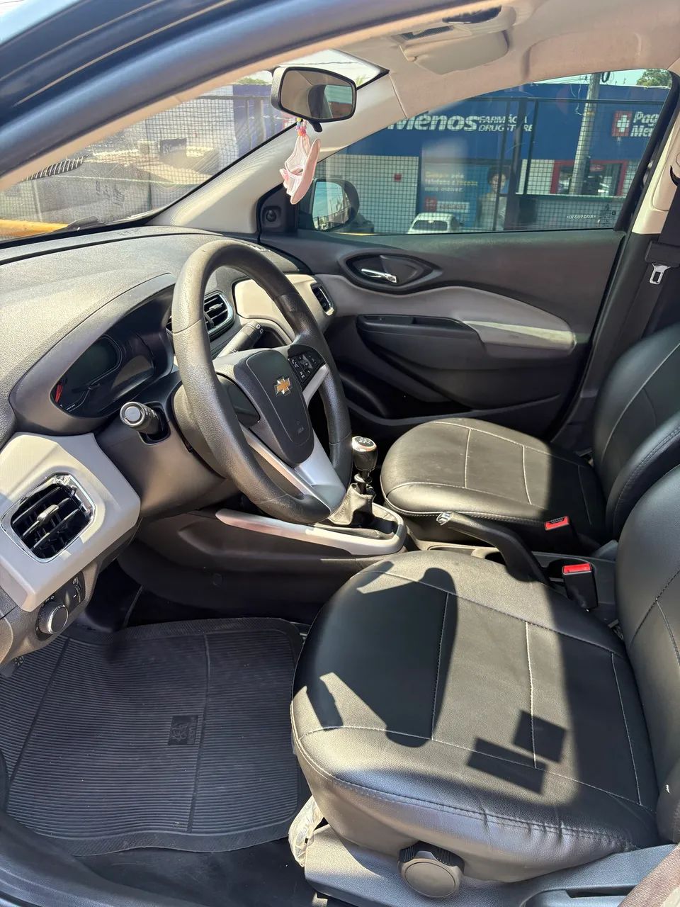Chevrolet Onix Hatch LT 1.0 8V Flex Mec. 4P 2019 - Foto 2