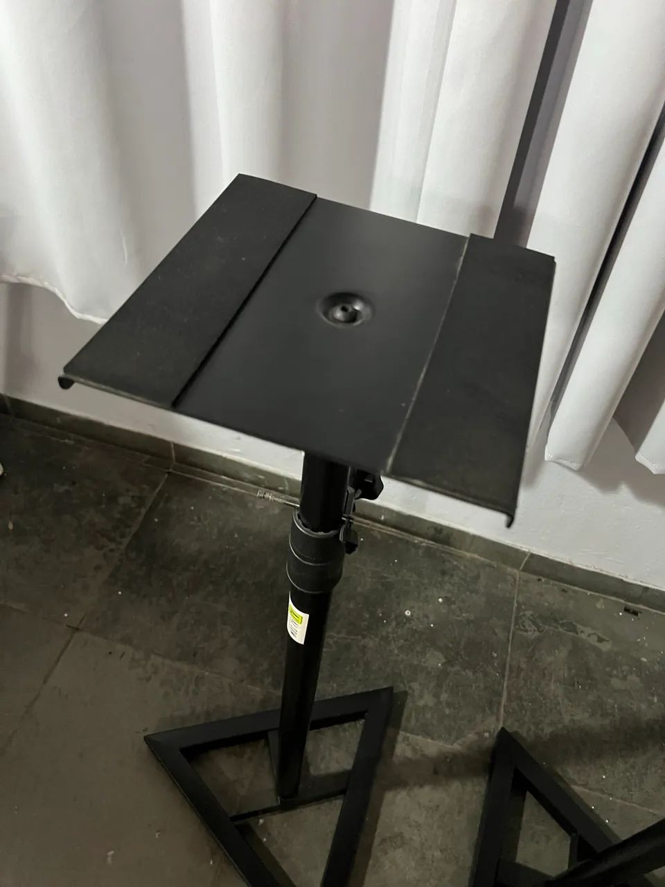 Pedestal para monitor de áudio profissional/home studio - Foto 6