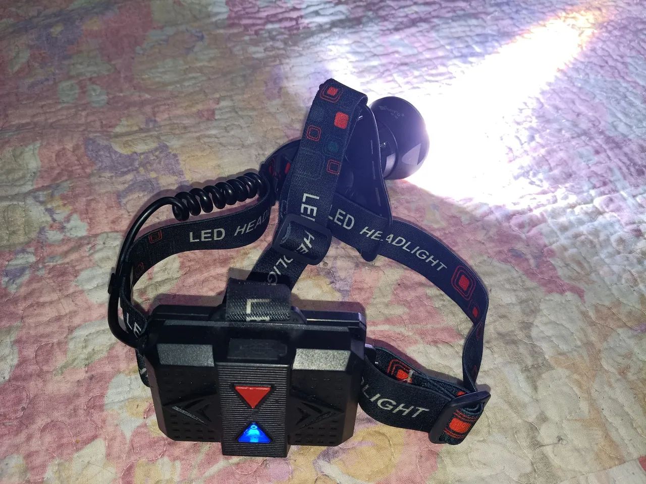 Lanterna de cabeça carregável USB. - Foto 4