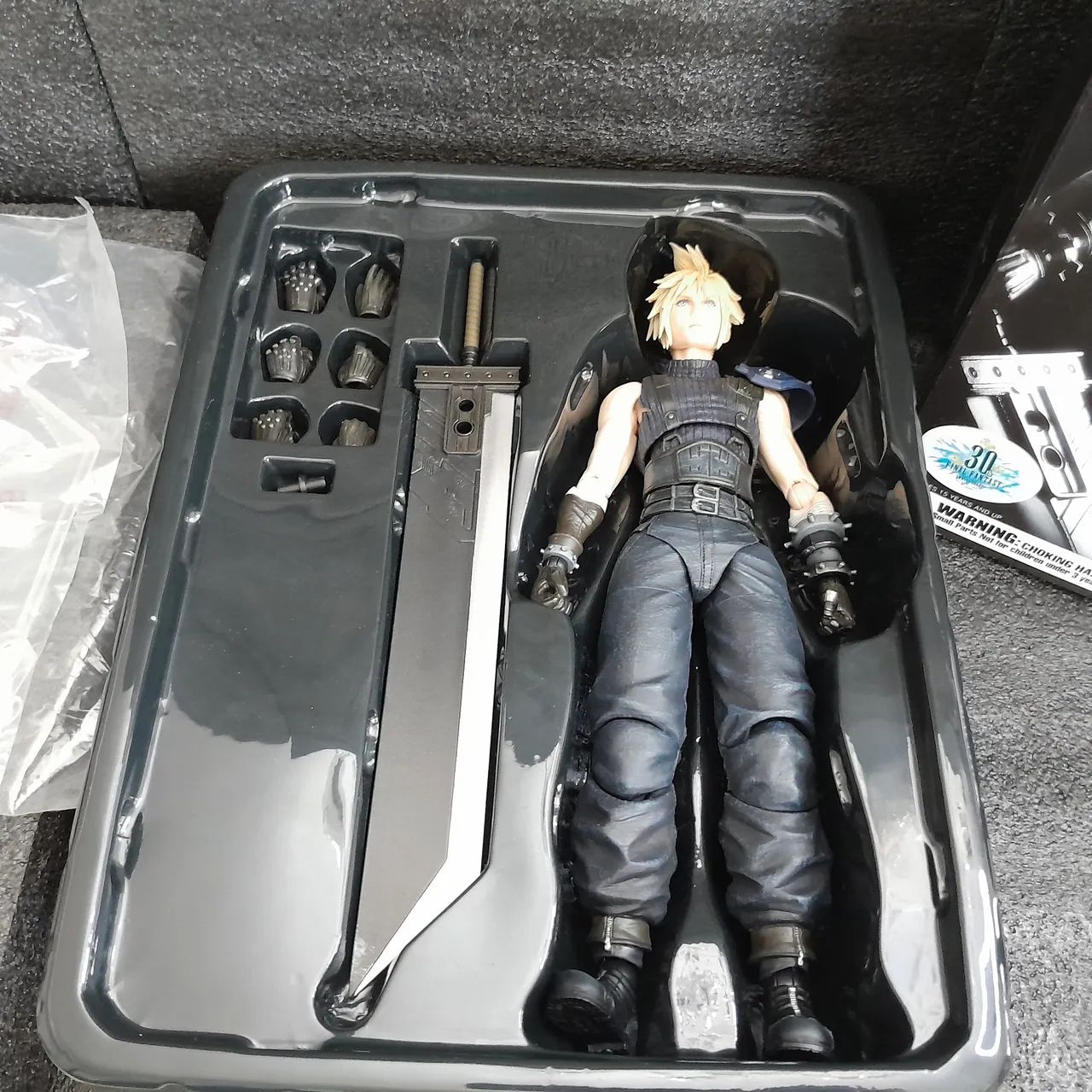 Play Arts Kai Cloud Strife Final Fantasy VII Remake Original - Foto 2