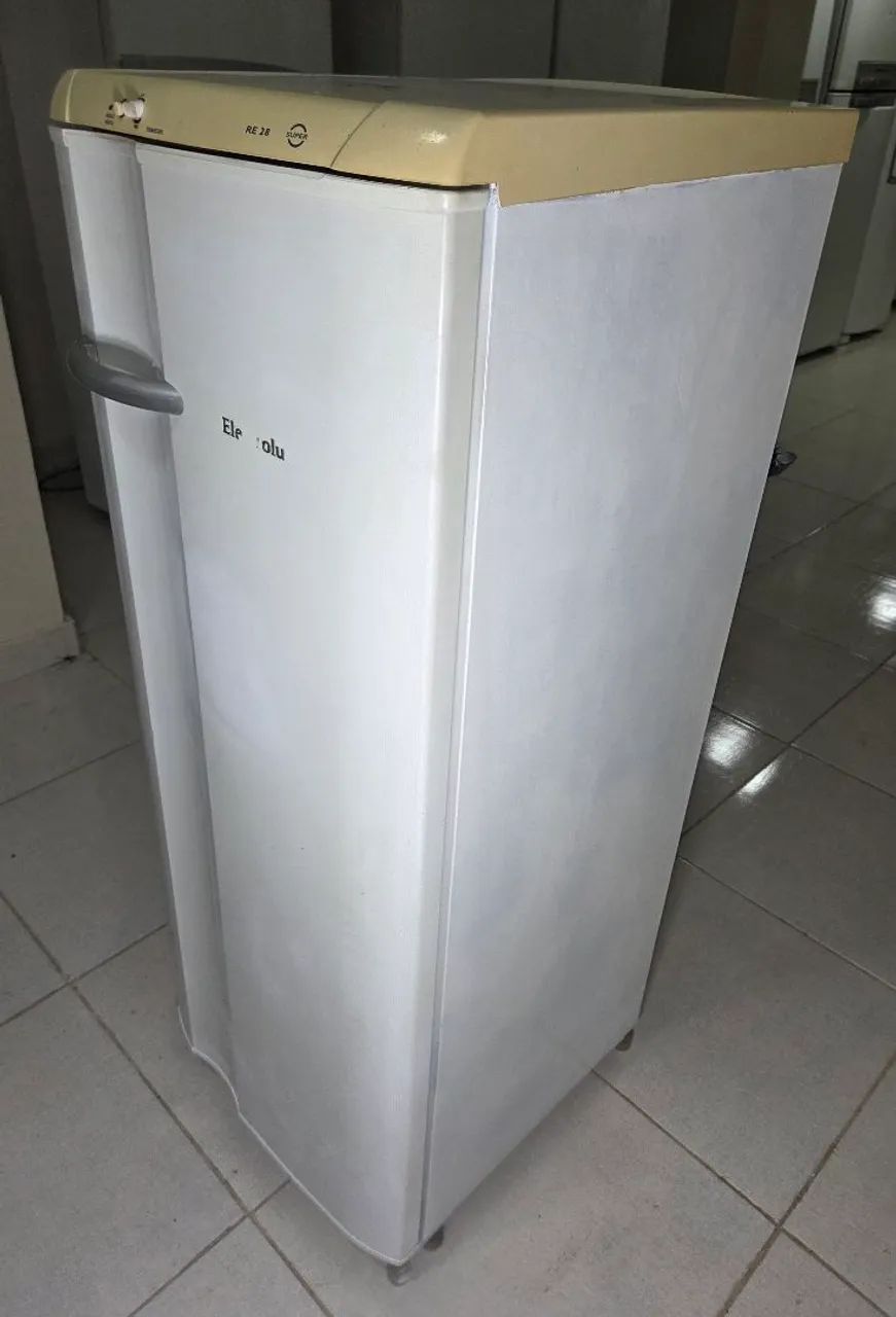 Geladeira Electrolux 240L  - Foto 3