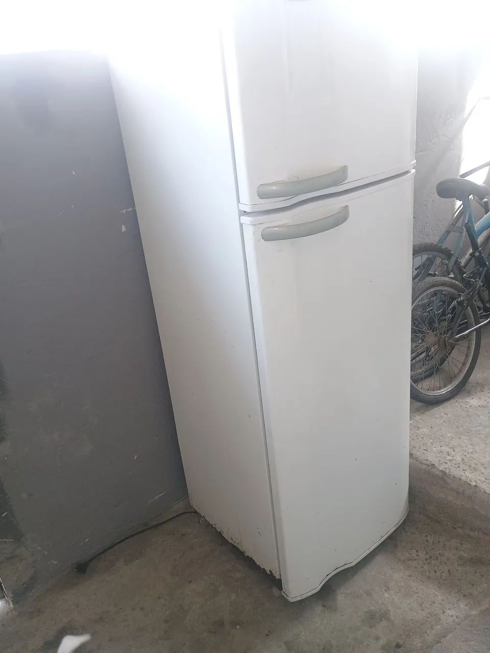 Vende-se esses geladeiras