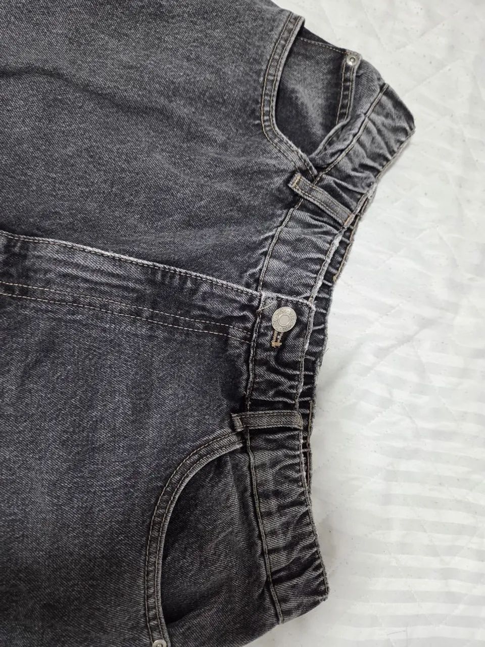 Calça jeans moderna em lavagem cinza escuro/grafite  - Foto 2