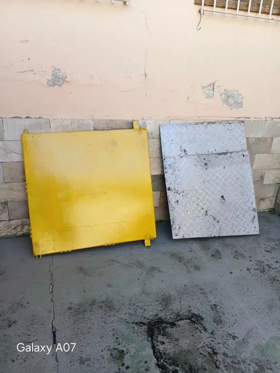 Chapas de ferro e de Alumínio