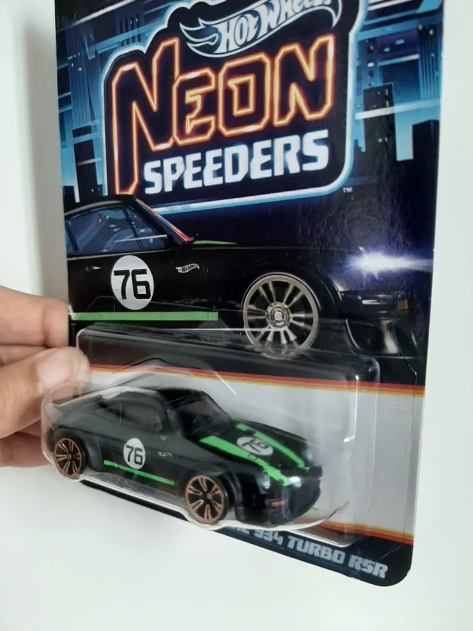 Hot Wheels Porsche 934 Turbo Rs Neon Speeders - Foto 2