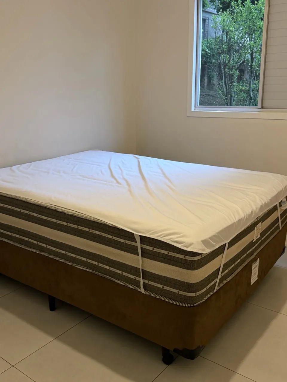 Cama de casal box 