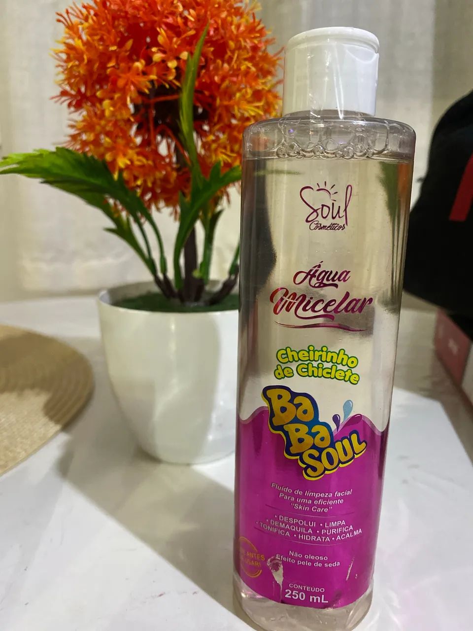 Água micelar com cheirinho de chiclete 