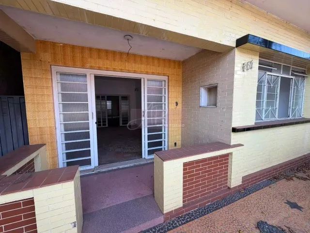 Casa no Centro em excelente localizacao!! - Foto 2