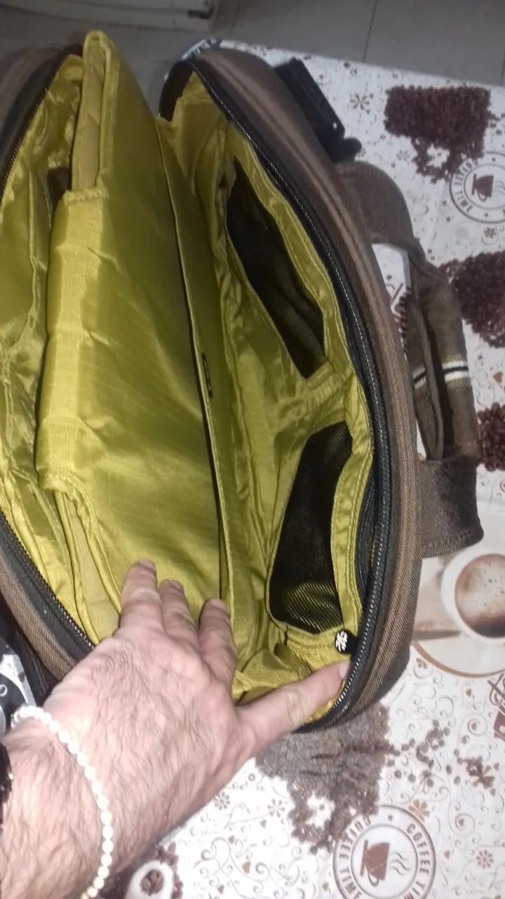 pasta Bolsa  47 cm comprimento perfeito estado tecido forte 40 reais - Foto 4