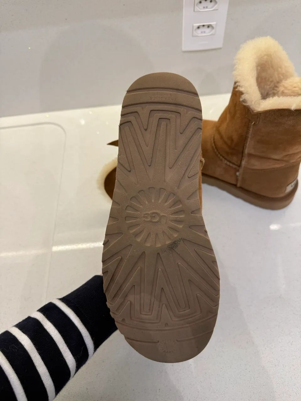 BOTA UGG CARAMELO ORIGINAL - Foto 3