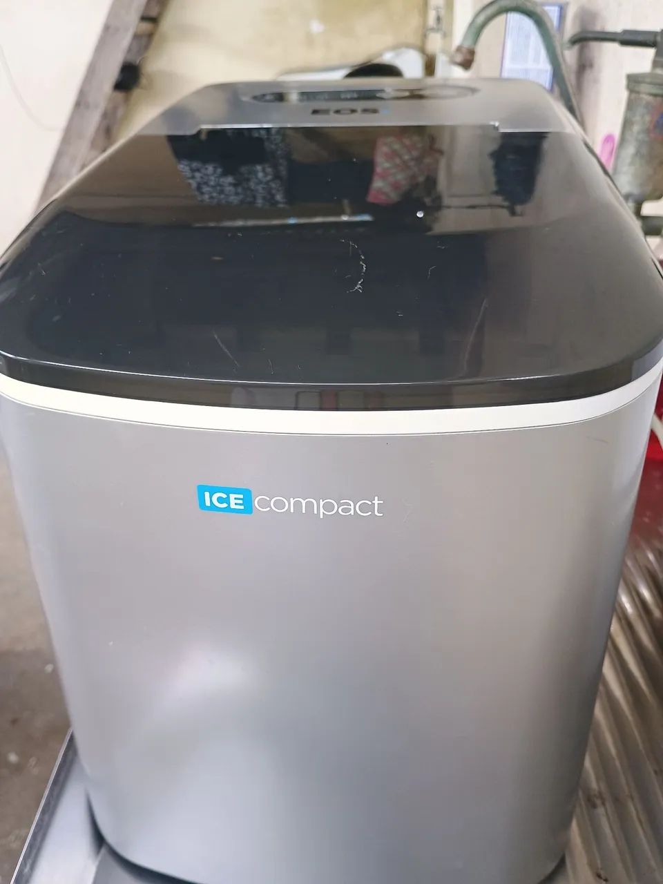 Máquina de fazer gelo R$ 350,00