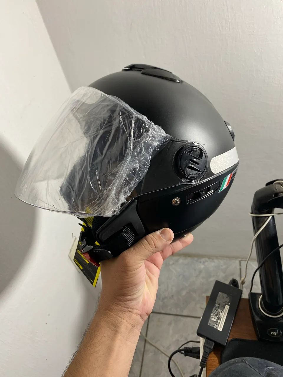 Capacete com óculos solar. - Foto 3