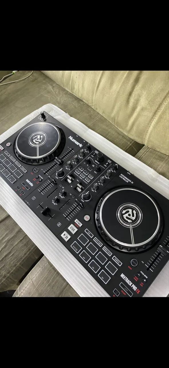 Mesa Controladora DJ Numark Mixtrack Pro FX - Foto 4