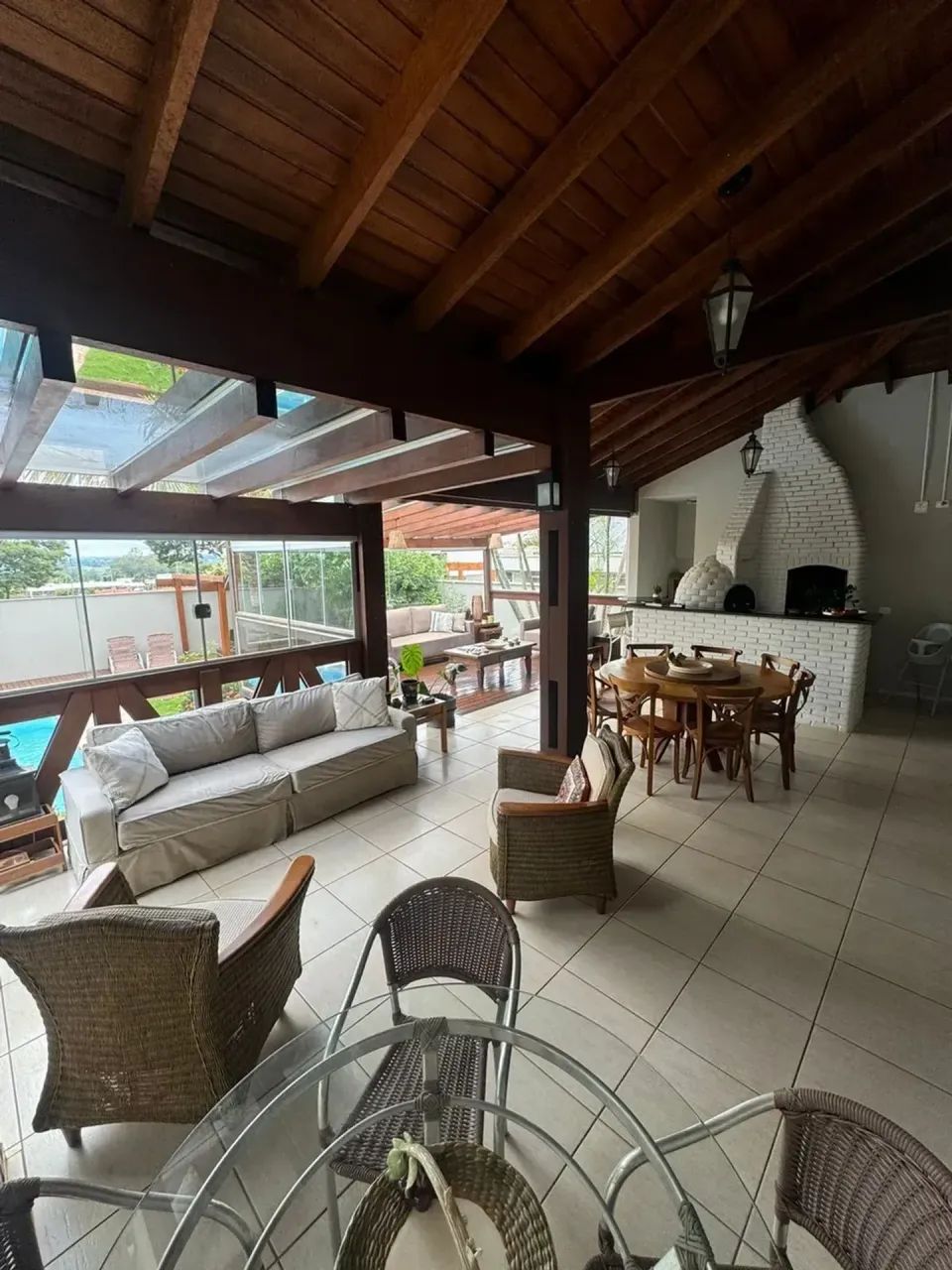 VENDO BELA CASA - CONDOMÍNIO ALPHAVILLE