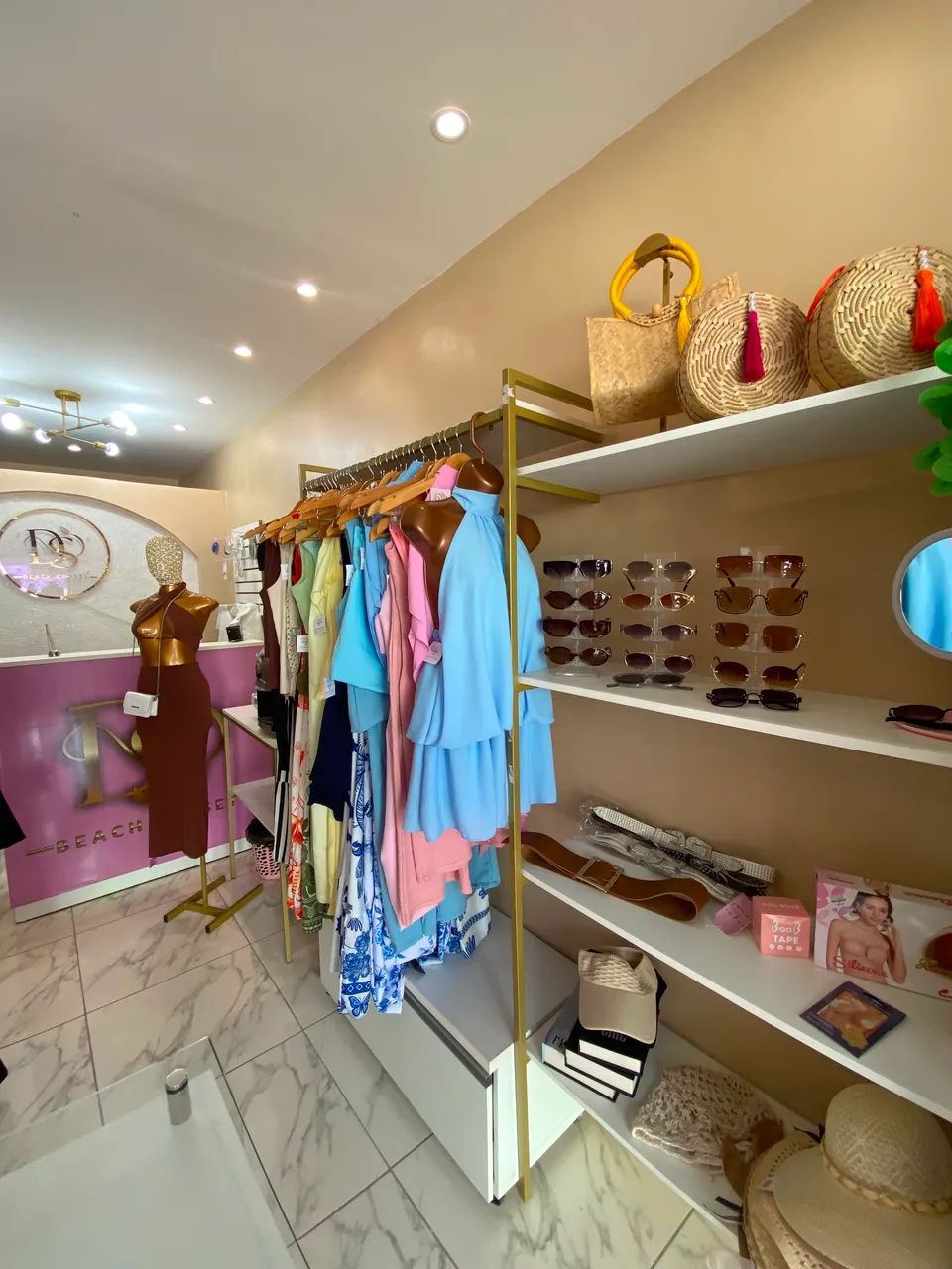Repasso loja de roupa toda montada  apenas chegar e trabalhar!  - Foto 2