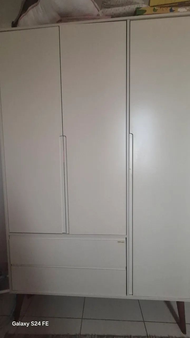 Vendo Roupeiro Infantil 3 portas - Foto 4