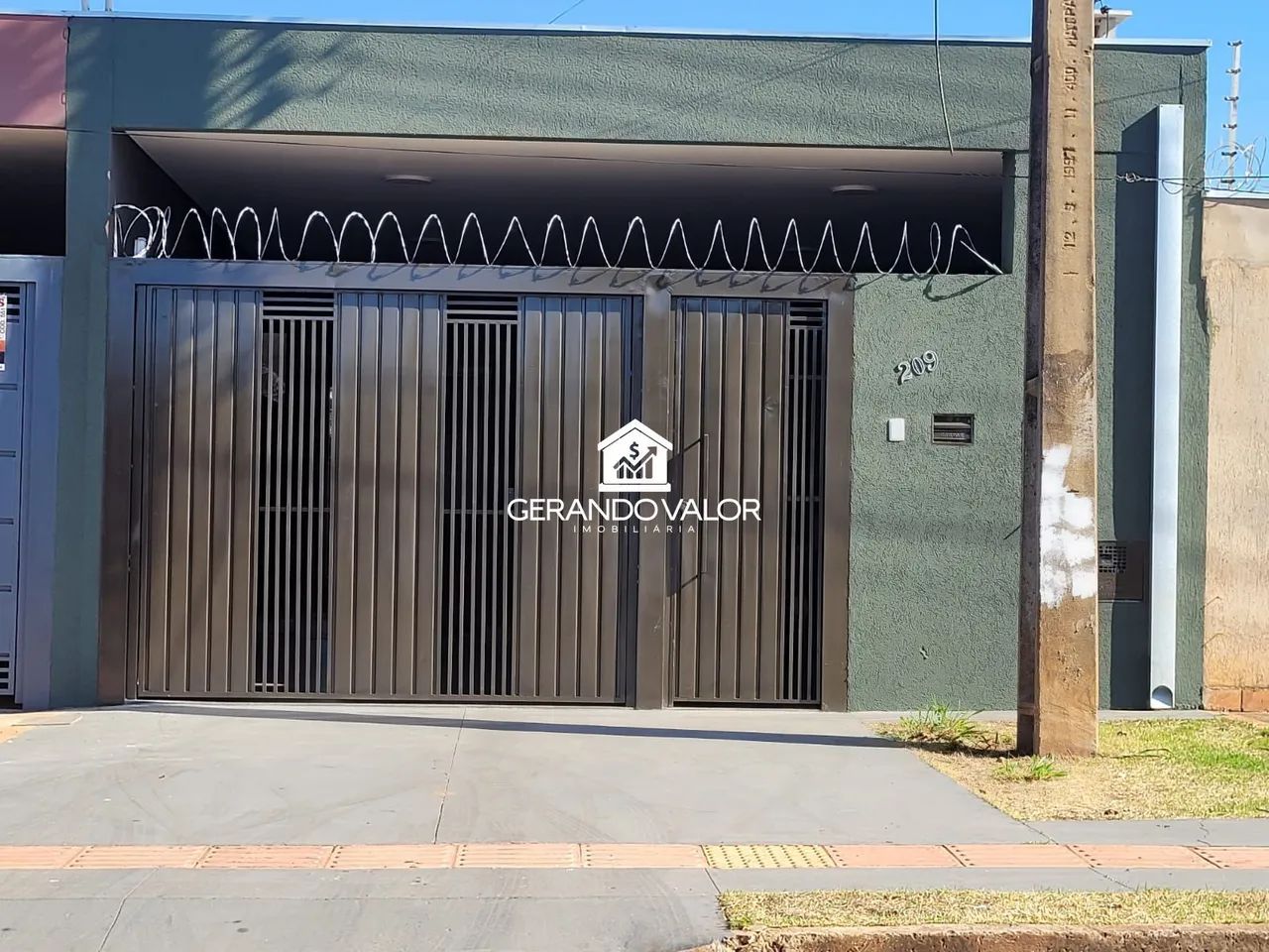 Casa com Suíte próximo da Av. Euler de Azevedo