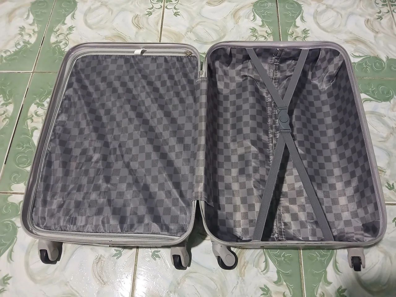 Mala de Viagem Média Roxa 4 Rodas com Cadeado - Foto 3