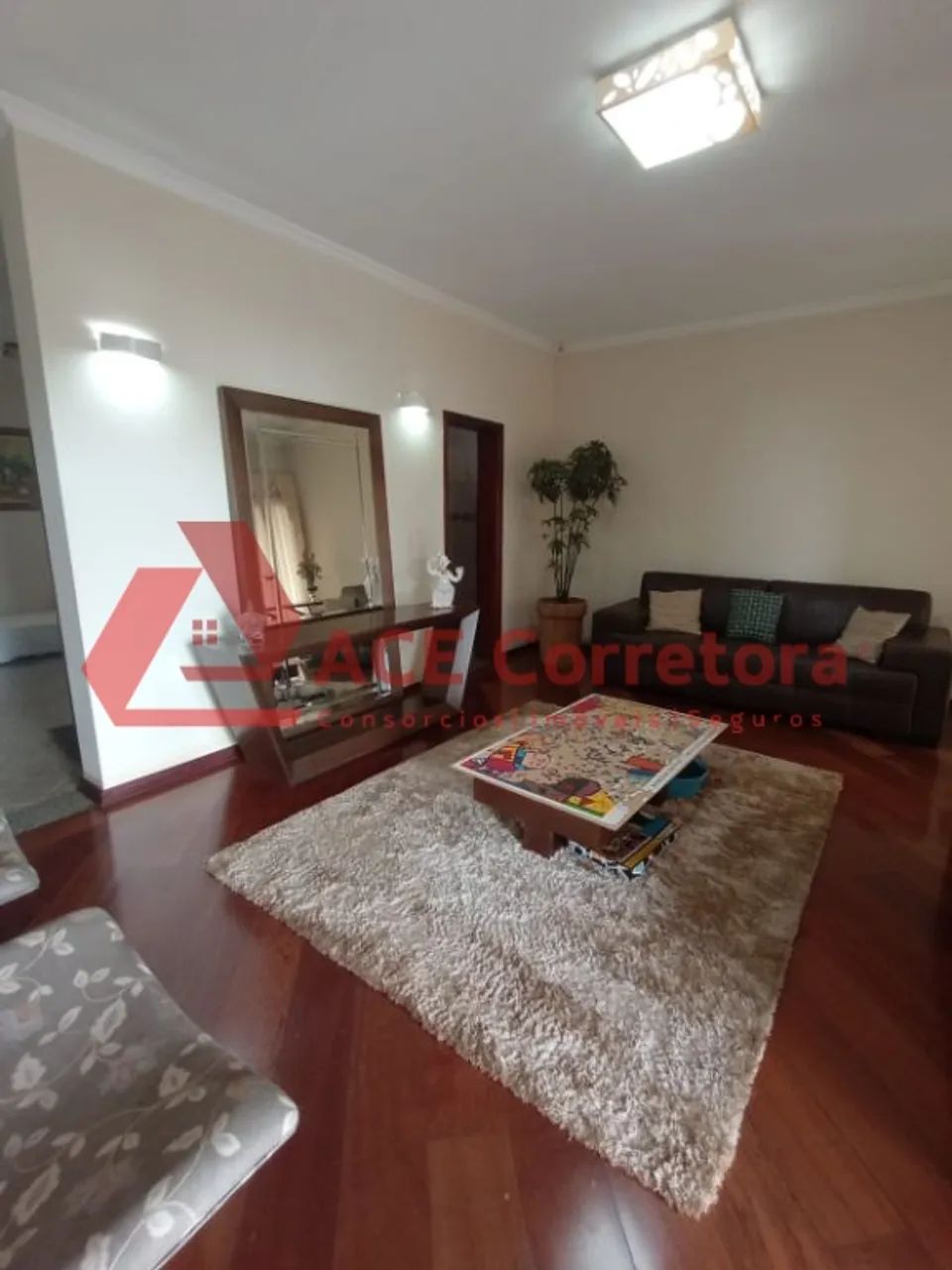 Casa Ampla com 3 Dormitórios - Foto 5