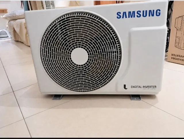 ?AR-CONDICIONADO SPLIT SAMSUNG 12.000 BTUs - 220V
