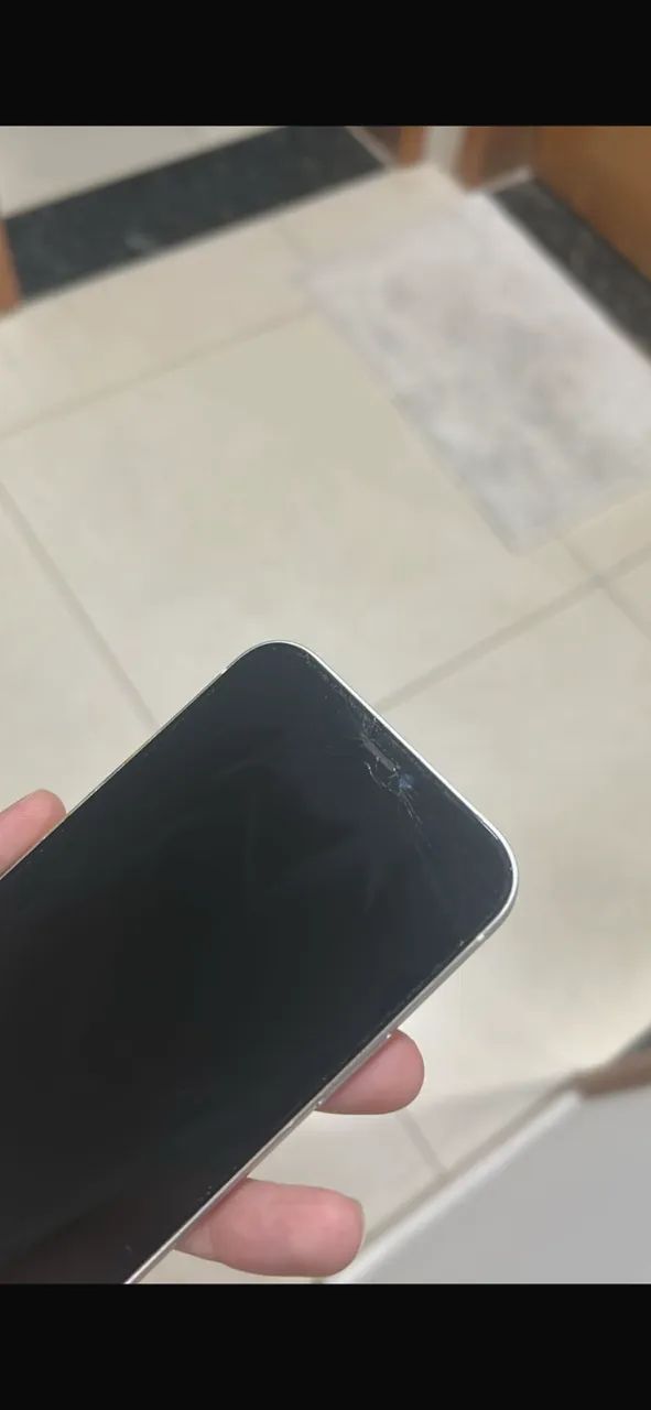 iPhone 12 Branco 128 GB Está com tela trincada - Foto 3