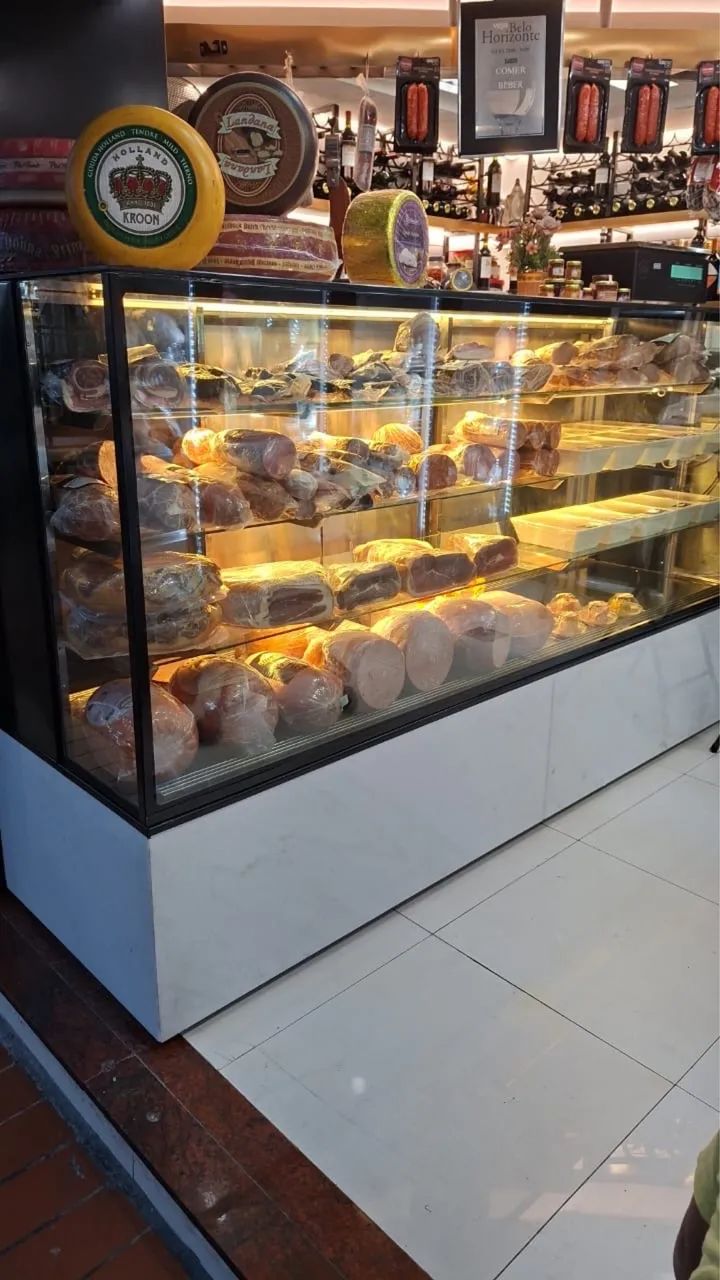 Vitrine expositora sob medida ( tortas, bolos e salgados)