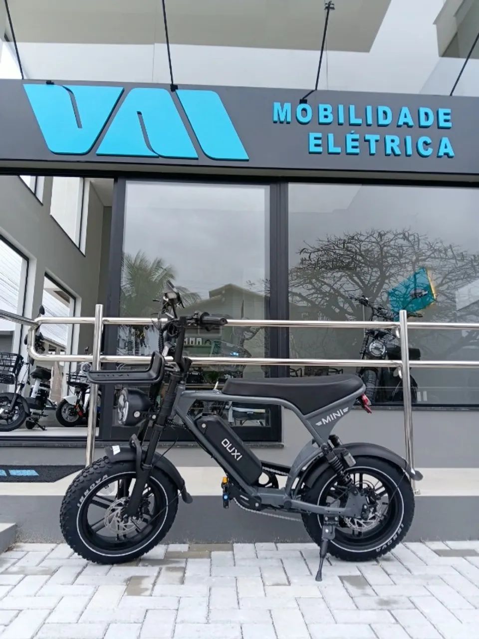 V8 Mini