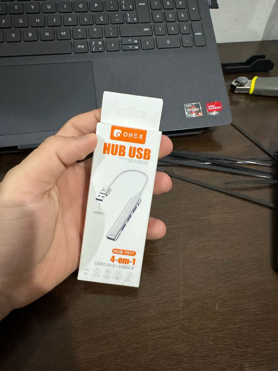 HUD USB