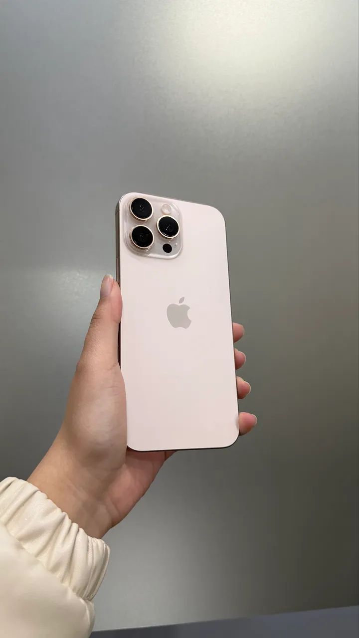 IPHONE 16 PRO MAX DESERT COM 256 GB - SEMINOVO 