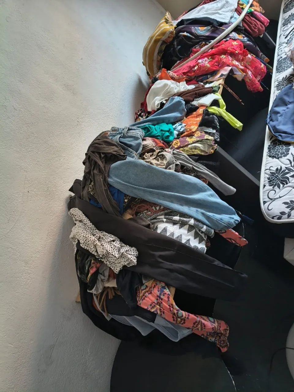 Lote de Roupas - Foto 2
