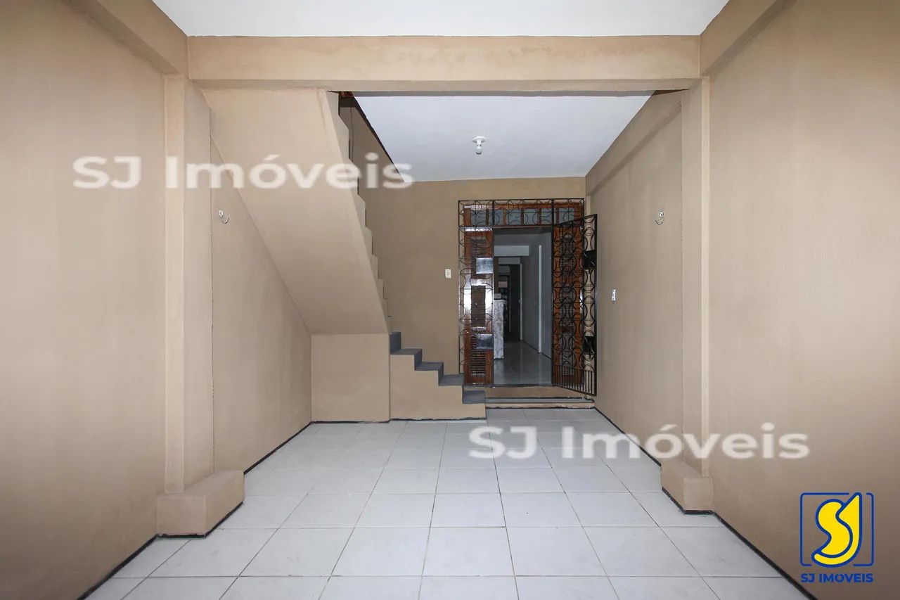 Casa com suíte, terraço e quintal no Montese - Foto 3