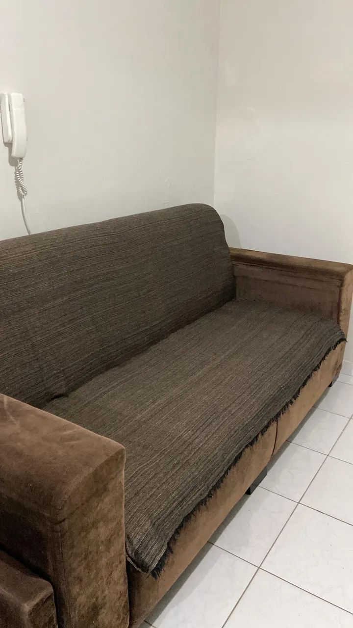 SOFÁ 3 LUGARES, CONFORTÁVEL - ÓTIMO PARA REFORMA - Foto 3
