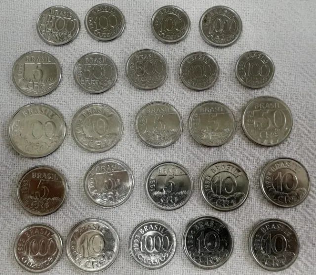 Lote com +70 moedas antigas Brasil e internacionais - coleção - Foto 4