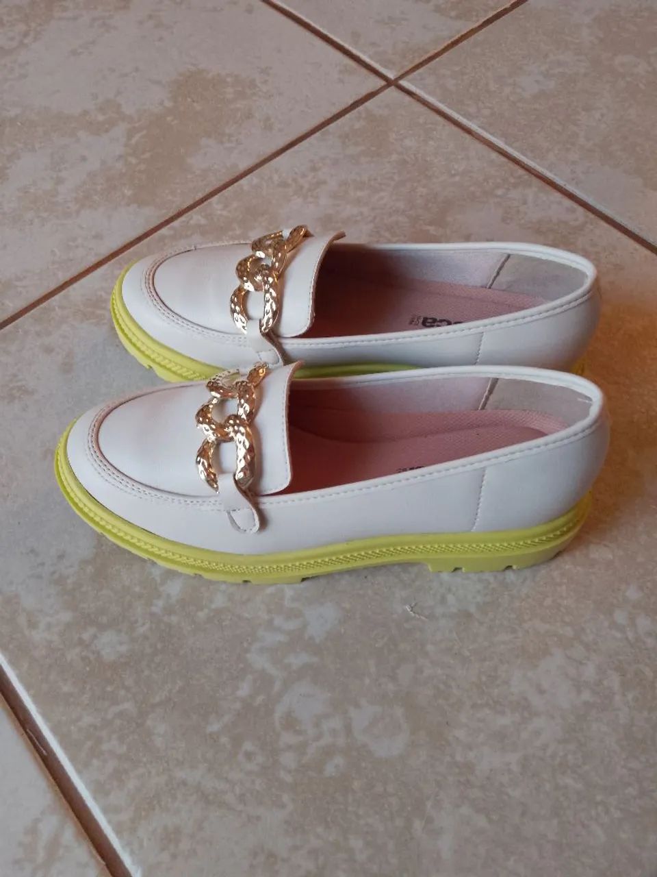 Sapato feminino moleca tamanho 35  - Foto 2