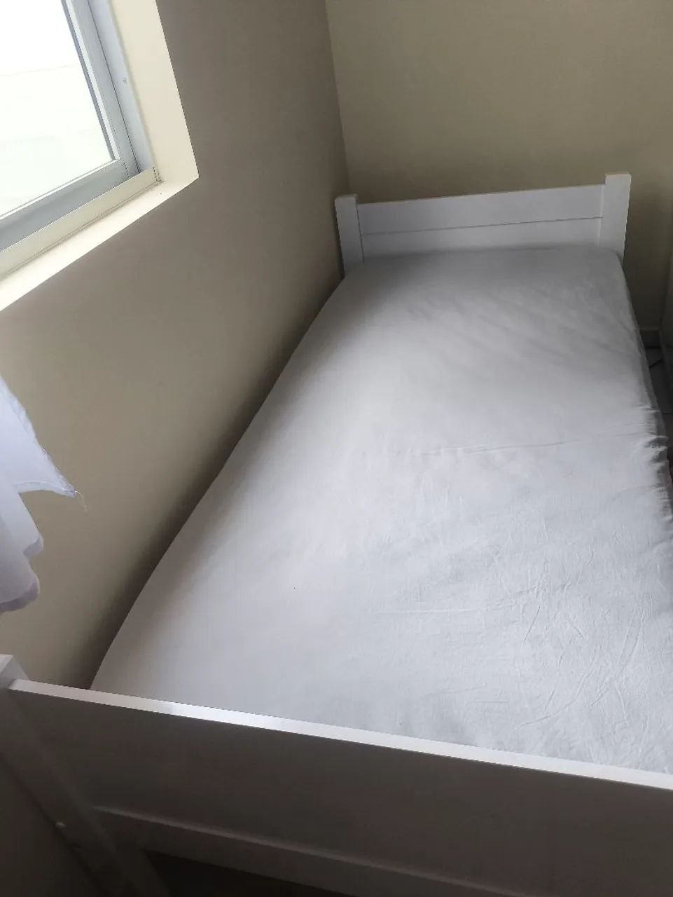 Vendo cama com colchão de solteiro  - Foto 4