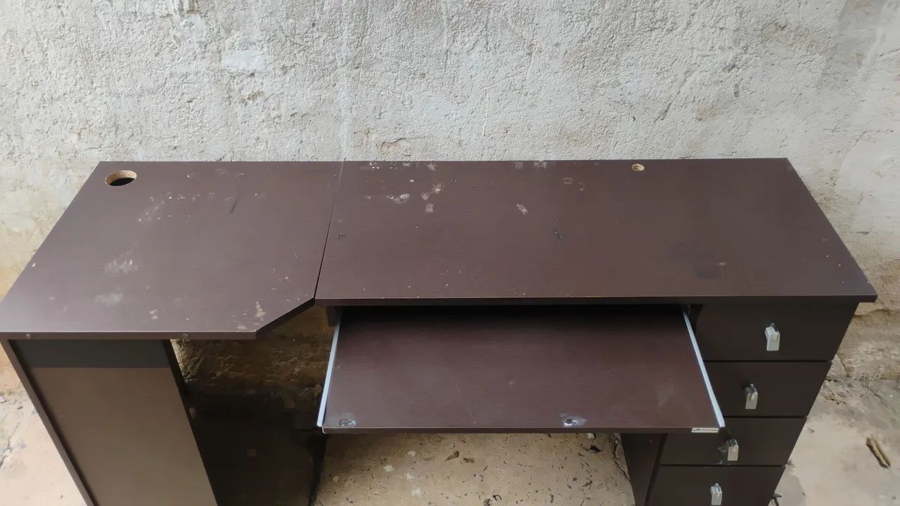 Mesa de escritório para Pc  usada em bom estado 