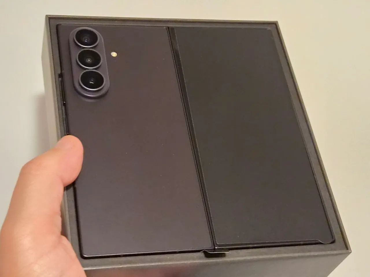 Galaxy Z fold8 ultra 512gb jetblack  - Foto 5