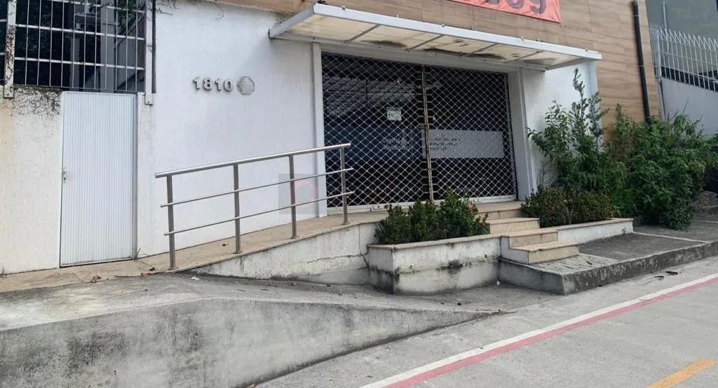 Galpão/Prédio Comercial à Venda em Itaipu - Foto 2