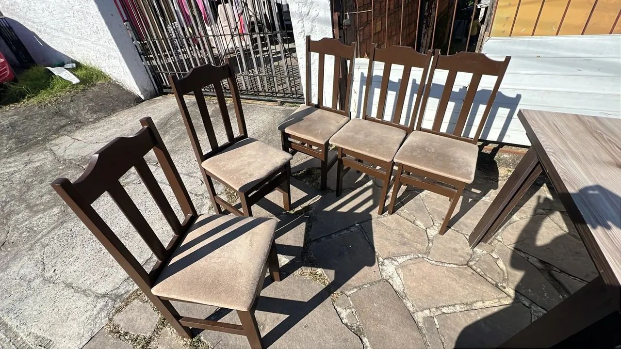 Vendo mesa com 5 cadeiras 494540246484275204