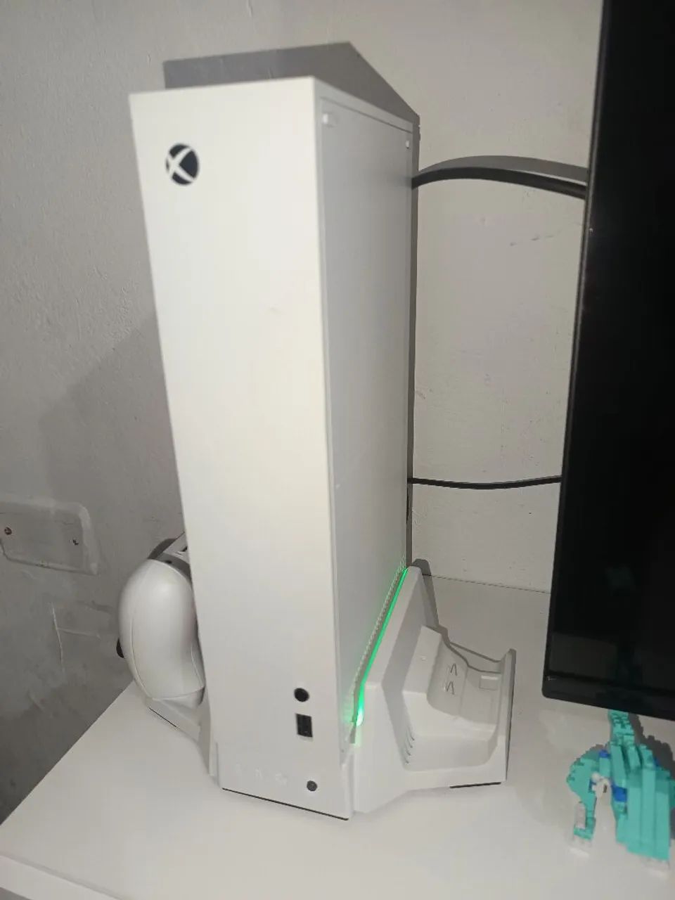 Xbox series s - com controle e stand