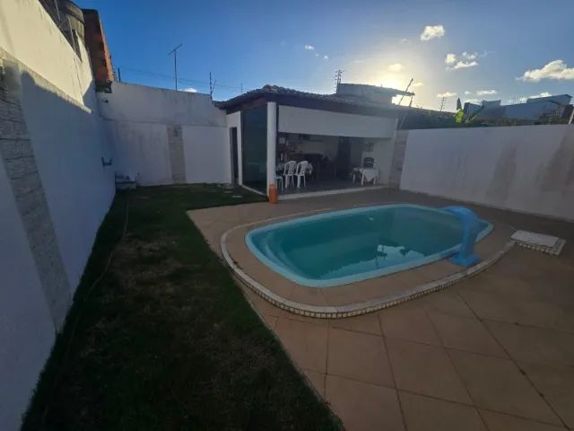 Casa com Piscina na Aruana (G)