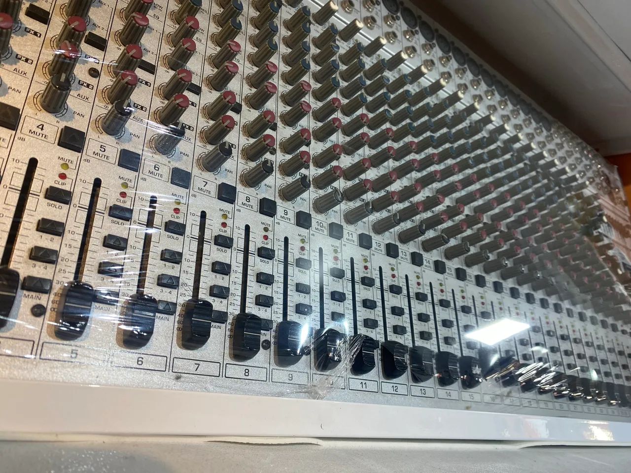 Mesa Behringer SL 3242FX Pro - Foto 4