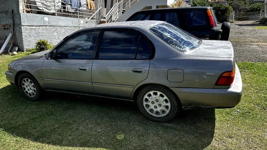 Toyota Corolla LE 1.8 1995