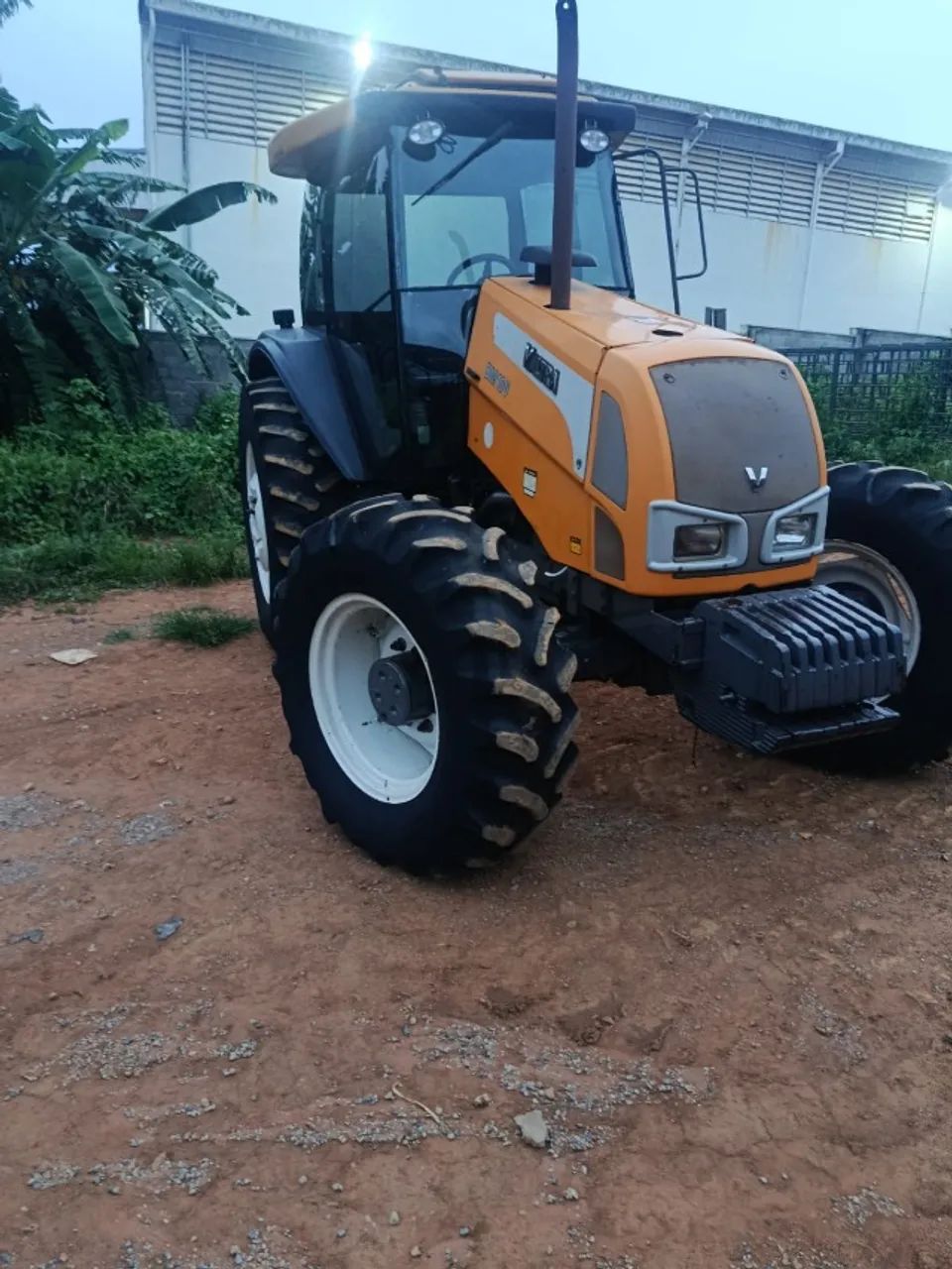 Trator Valtra BM 100 - Foto 2