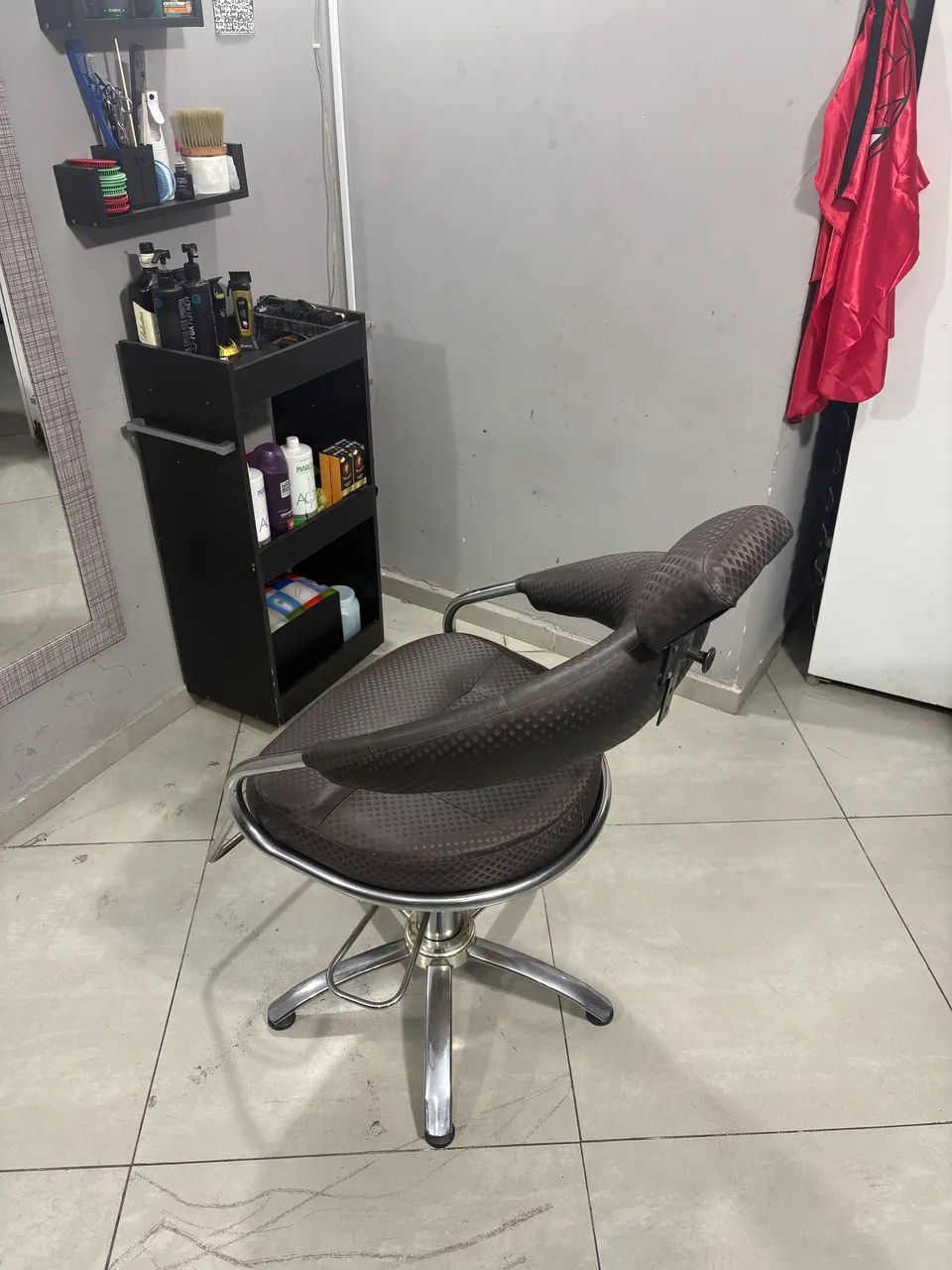 VENDO CADEIRA DE BARBEIRO! - Foto 3