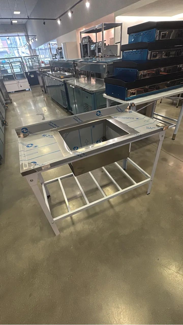 Bancada pia 1.17x55 com prateleira nova 